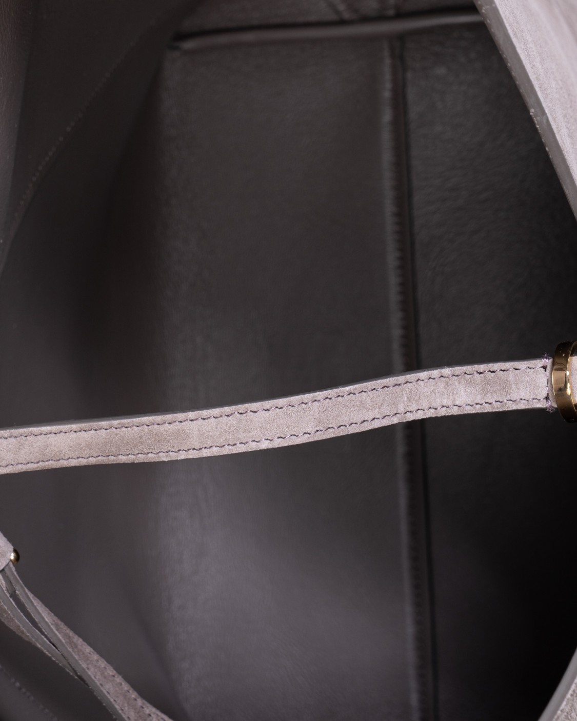 shop SALVATORE FERRAGAMO  Borsa: Salvatore Ferragamo borsa in vitello scamosciato.
Tracolla regolabile.
Chiusura con calamita.
Fodera in pelle.
2 scomparti interni aperti.
Composizione: VERA PELLE.
Made in Italy.. 21A004 HOBO-0784177 number 2785484